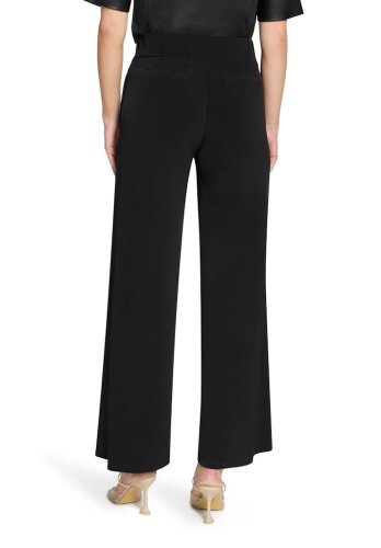 Vera Mont Hose