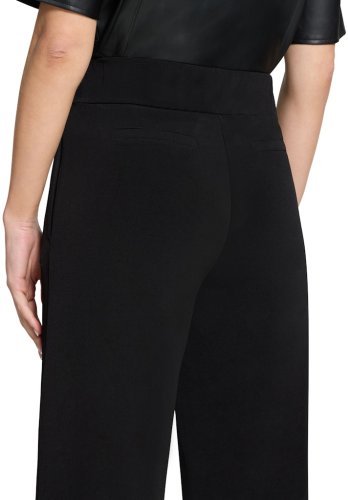 Vera Mont Hose