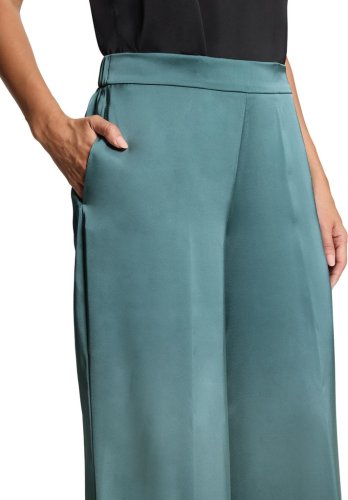 Vera Mont Hose