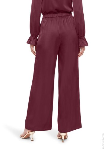 Vera Mont Hose