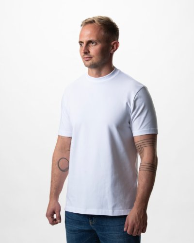  M A I C A GmbH IOS T-SHIRT
