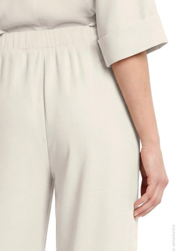 Vera Mont Hose