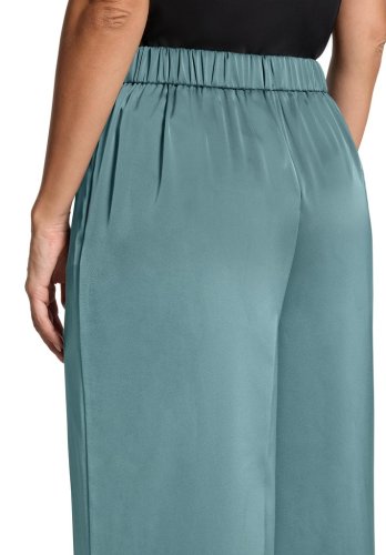Vera Mont Hose