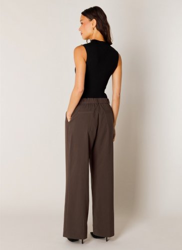 B. Fashion Brands Yuna