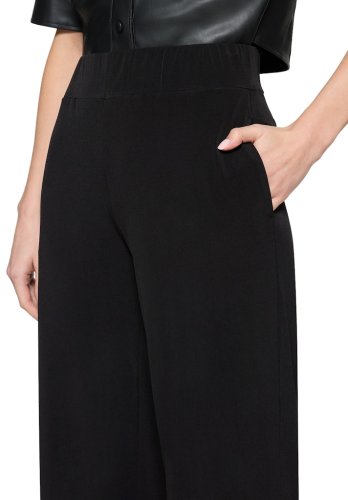 Vera Mont Hose