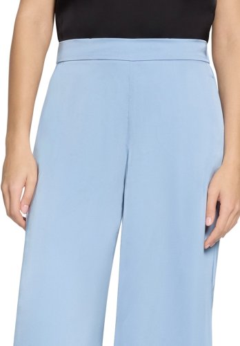 Vera Mont Hose