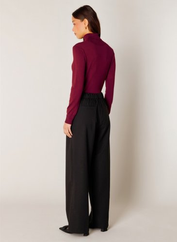 B. Fashion Brands Yuna